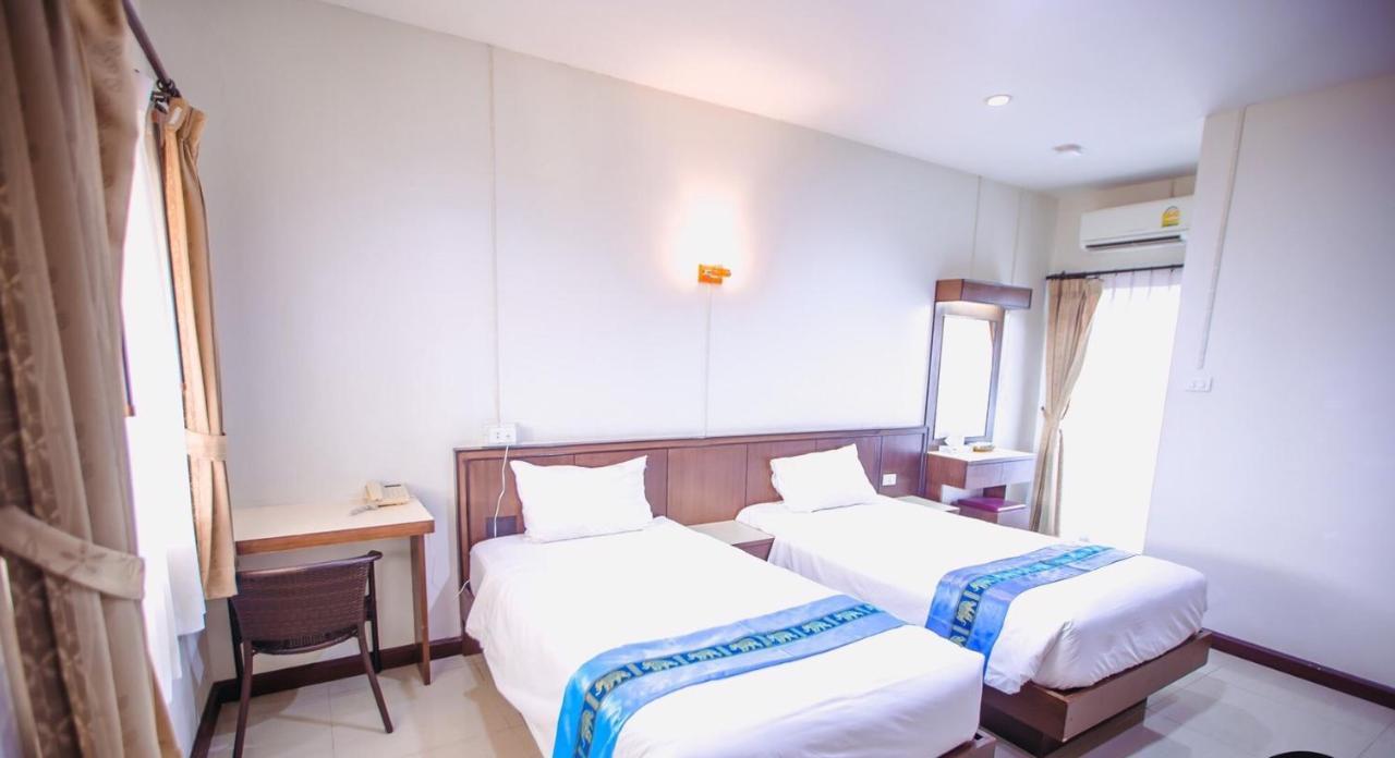 Bander Hotel Phu Khieo Экстерьер фото
