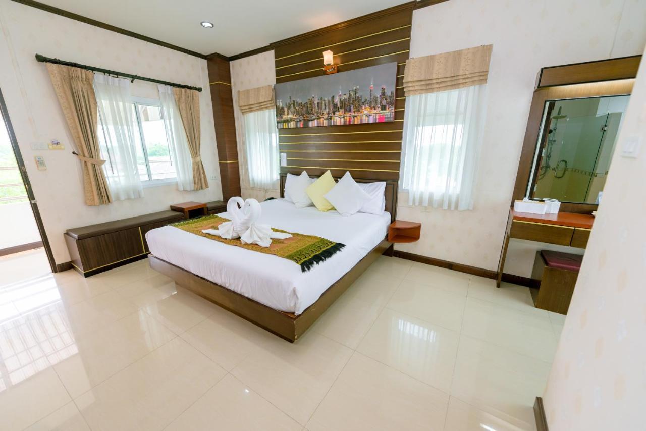 Bander Hotel Phu Khieo Экстерьер фото